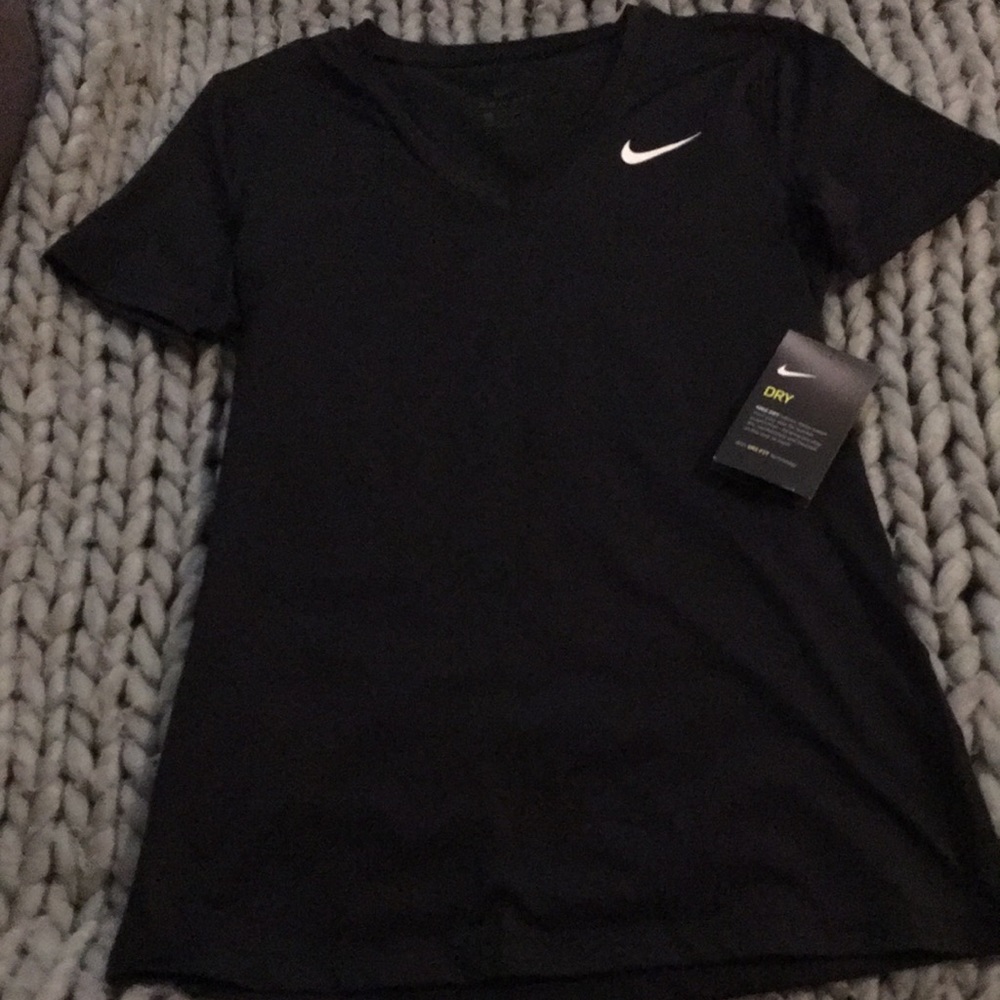 Black Nike shirt size xs